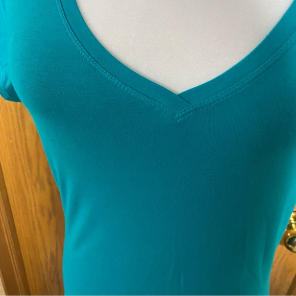 Teal t shirt new without tags - Picture 2 of 5